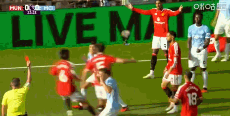 半场战报:曼联0-0曼城,福登报复B费染红,拉什福德中柱